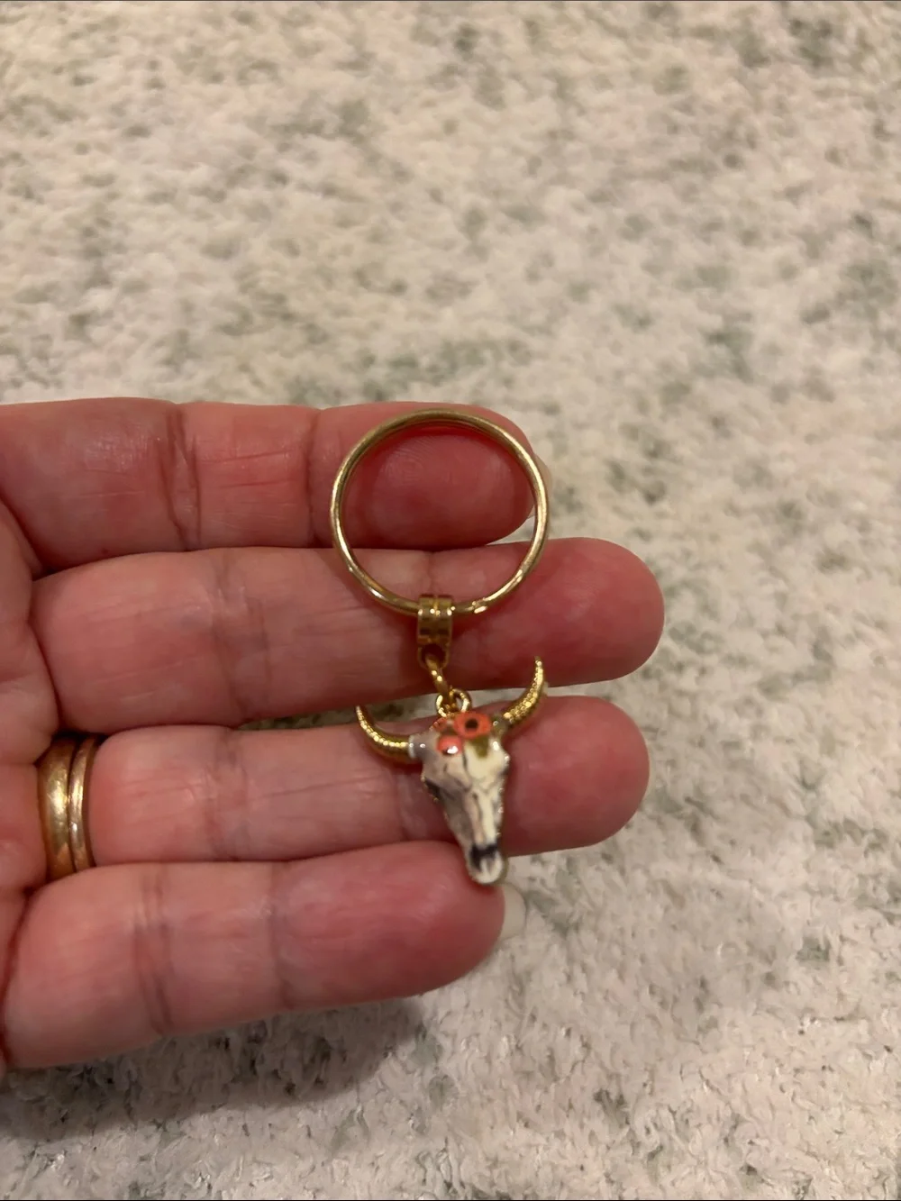 Gold-Tone Western Cattle Skull Bull Keychain with Floral Accent NWT 2”